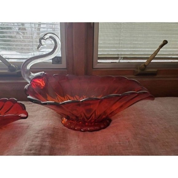 Vintage 1940s-1960s Heirloom Large Ruby Red Fluted Art Glass Crystal Swan Dished - Picture 6 of 10
